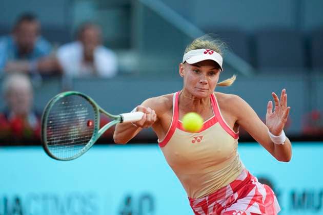 Sport Bilder des Tages April 24, 2025, Madrid, Madrid, Spain: Dayana Yastremska of Ukraine in action against Coco Gauff of USA during the Mutua Madrid Open 2025, ATP, Tennis Herren Masters 1000 and WTA, Tennis Damen 1000 tennis tournament, celebrated at Caja Magica on April 24, 2025 in Madrid, Spain. Madrid Spain - ZUMAa181 20250424_zaa_a181_358 Copyright: xOscarxJ.xBarrosox