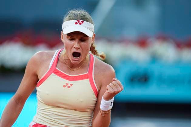 April 24, 2025, Madrid, Madrid, Spain: Dayana Yastremska of Ukraine in action against Coco Gauff of USA during the Mutua Madrid Open 2025, ATP, Tennis Herren Masters 1000 and WTA, Tennis Damen 1000 tennis tournament, celebrated at Caja Magica on April 24, 2025 in Madrid, Spain. Madrid Spain - ZUMAa181 20250424_zaa_a181_363 Copyright: xOscarxJ.xBarrosox