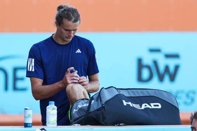 April 24, 2025, Madrid, Madrid, Spain: Alexander Zverev of Germany looks on during the Mutua Madrid Open 2025, ATP, Tennis Herren Masters 1000 and WTA, Tennis Damen 1000 tennis tournament, celebrated at Caja Magica on April 24, 2025 in Madrid, Spain. Madrid Spain - ZUMAa181 20250424_zaa_a181_469 Copyright: xIrinaxR.xHipolitox