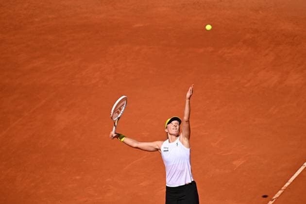 Mutua Madrid Open - Madrid Iga Swiatek (POL) during her first round match at the Mutua Madrid Open in Madrid , Spain, on April, 24, 2025. Photo by Corinne Dubreuil ABACAPRESS.COM Madrid Spain  Copyright: xDubreuilxCorinne ABACAx