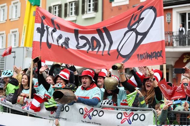 CYCLING - Tour of the Alps 2025 LIENZ,AUSTRIA,25.APR.25 - CYCLING - Tour of the Alps, stage 5, Lienz - Lienz. Image shows fans of AUT.  GEPAxpictures xDavidxGeieregger