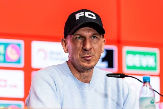 1 FC Köln Press Conference 25 04 2025 Gerhard Struber Coach 1 FC Köln Press Conference 1 FC Köln Köln, RheinEnergiestadion, 25 04 2025 Copyright: xBEAUTIFULxSPORTS Wunderlx