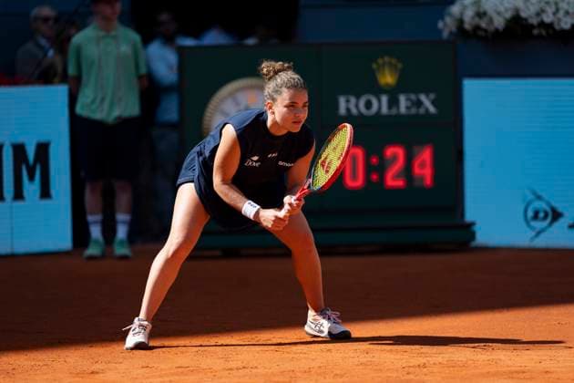 Mutua Madrid Open 2025 Jasmine Paolini of Italy looks on against Katie Boulter of Great Britain during the second round match of the Mutua Madrid Open 2025 tournament celebrated at La Caja Magica on April 25, 2025 in Madrid, Spain. Madrid La Caja Magica Madrid Spain Copyright: xAlbertoxGardinx AGardin_20250425_Mutua_Madrid_Open_0140