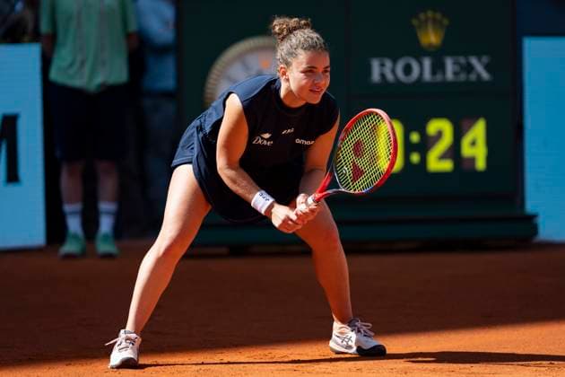 Mutua Madrid Open 2025 Jasmine Paolini of Italy looks on against Katie Boulter of Great Britain during the second round match of the Mutua Madrid Open 2025 tournament celebrated at La Caja Magica on April 25, 2025 in Madrid, Spain. Madrid La Caja Magica Madrid Spain Copyright: xAlbertoxGardinx AGardin_20250425_Mutua_Madrid_Open_0141