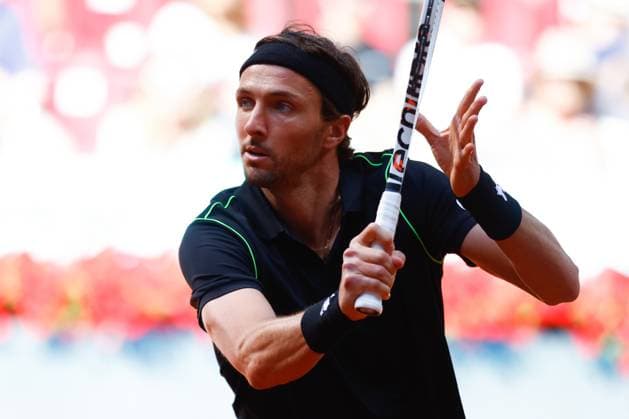 April 25, 2025, Madrid, Madrid, Spain: Rinderknech of France plays against Casper Ruud of Norway during the Mutua Madrid Open 2025, ATP, Tennis Herren Masters 1000 and WTA, Tennis Damen 1000, tennis tournament celebrated at Caja Magica on April 25, 2025 in Madrid, Spain. Madrid Spain - ZUMAa181 20250425_zaa_a181_022 Copyright: xDennisxAgyemanx