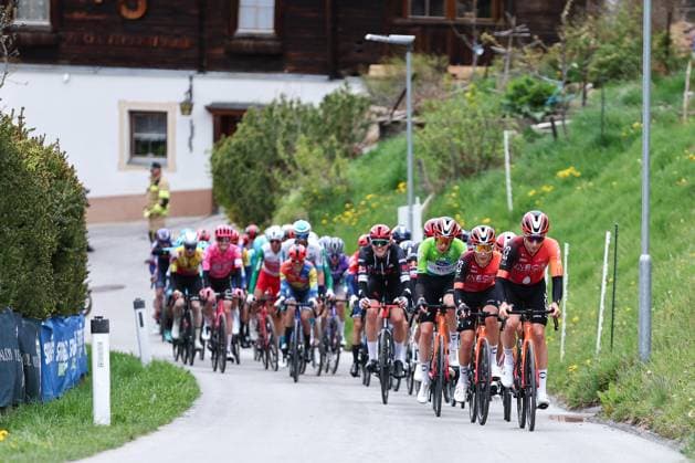 CYCLING - Tour of the Alps 2025 LIENZ,AUSTRIA,25.APR.25 - CYCLING - Tour of the Alps, stage 5, Lienz - Lienz. Image shows the peloton.  GEPAxpictures xDavidxGeieregger