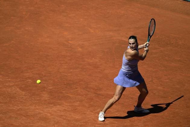 April 25, 2025, Madrid, Madrid, Spain: ARYNA SABALENKA of Belarus during her match against FRECHANNA BLINKOVA of Russia on Day Five of the Mutua Madrid Open at La Caja Magica. Madrid Spain - ZUMAd308 20250425_zsp_d308_003 Copyright: xJuanxCarlosxLucasx