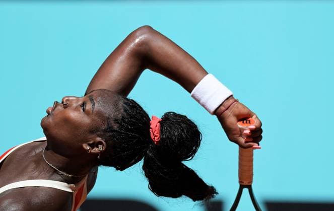 April 25, 2025, Madrid, Madrid, Spain: ALYCIA PARKS of USA during her match against DARIA KASTKINA of Australia on Day Five of the Mutua Madrid Open at La Caja Magica. Madrid Spain - ZUMAd308 20250425_zsp_d308_013 Copyright: xJuanxCarlosxLucasx