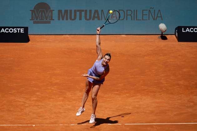 Mutua Madrid Open 2025 Aryna Sabalenka of Belarus serves the ball against Anna Blinkova during the second round match of the Mutua Madrid Open 2025 tournament celebrated at La Caja Magica on April 25, 2025 in Madrid, Spain. Madrid La Caja Magica Madrid Spain Copyright: xAlbertoxGardinx AGardin_20250425_Mutua_Madrid_Open_10186