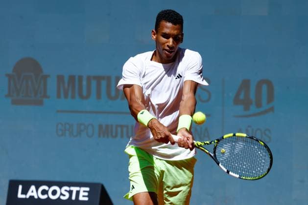 April 25, 2025, Madrid, Madrid, Spain: Felix Auger-Aliassime of Canada plays against Juan Manuel Cerundolo of Argentina during the Mutua Madrid Open 2025, ATP, Tennis Herren Masters 1000 and WTA, Tennis Damen 1000, tennis tournament celebrated at Caja Magica on April 25, 2025 in Madrid, Spain. Madrid Spain - ZUMAa181 20250425_zaa_a181_125 Copyright: xDennisxAgyemanx