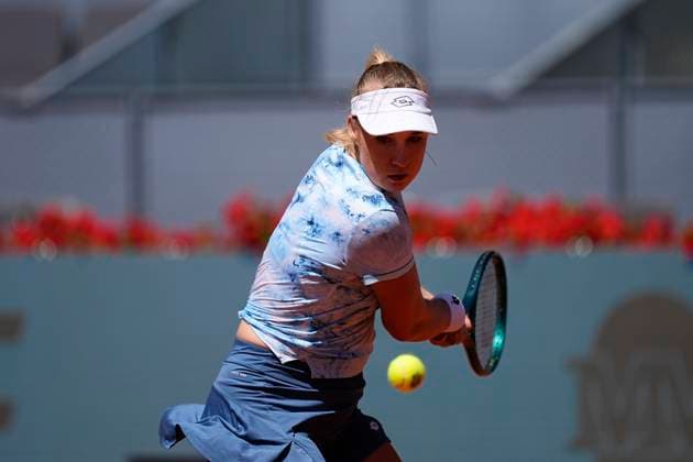 April 25, 2025, Madrid, Madrid, Spain: Anna Blinkova of Russia in action against Aryna Sabalenka of Belarus during the Mutua Madrid Open 2025, ATP, Tennis Herren Masters 1000 and WTA, Tennis Damen 1000 tennis tournament, celebrated at Caja Magica on April 25, 2025 in Madrid, Spain. Madrid Spain - ZUMAa181 20250425_zaa_a181_126 Copyright: xOscarxJ.xBarrosox