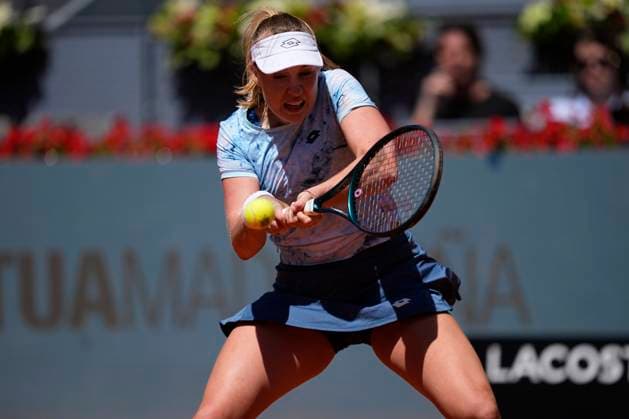 April 25, 2025, Madrid, Madrid, Spain: Anna Blinkova of Russia in action against Aryna Sabalenka of Belarus during the Mutua Madrid Open 2025, ATP, Tennis Herren Masters 1000 and WTA, Tennis Damen 1000 tennis tournament, celebrated at Caja Magica on April 25, 2025 in Madrid, Spain. Madrid Spain - ZUMAa181 20250425_zaa_a181_132 Copyright: xOscarxJ.xBarrosox
