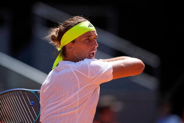 April 25, 2025, Madrid, Madrid, Spain: Alexander Zverev of Germany in action against Roberto Bautista Agut of Spain during the Mutua Madrid Open 2025, ATP, Tennis Herren Masters 1000 and WTA, Tennis Damen 1000 tennis tournament, celebrated at Caja Magica on April 25, 2025 in Madrid, Spain. Madrid Spain - ZUMAa181 20250425_zaa_a181_154 Copyright: xOscarxJ.xBarrosox