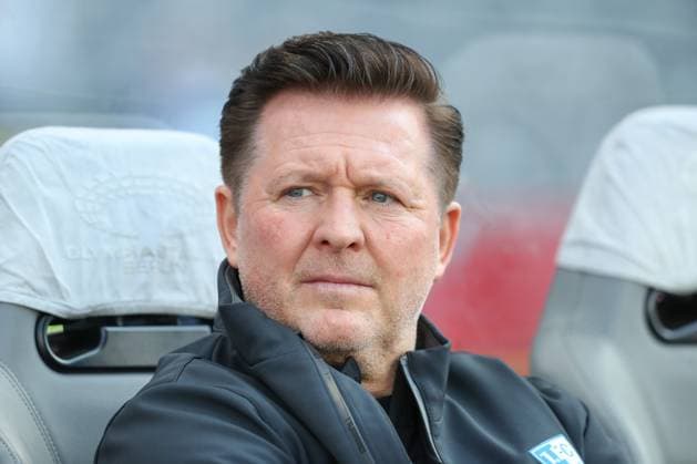25 04 2025, xtgx, Soccer 2 Bundesliga, Hertha BSC Berlin 1 FC Magdeburg emspor, v l Christian Titz Magdeburg, Coach DFL DFB REGULATIONS PROHIBIT ANY USE OF PHOTOGRAPHS as IMAGE SEQUENCES and or QUASI VIDEO Berlin