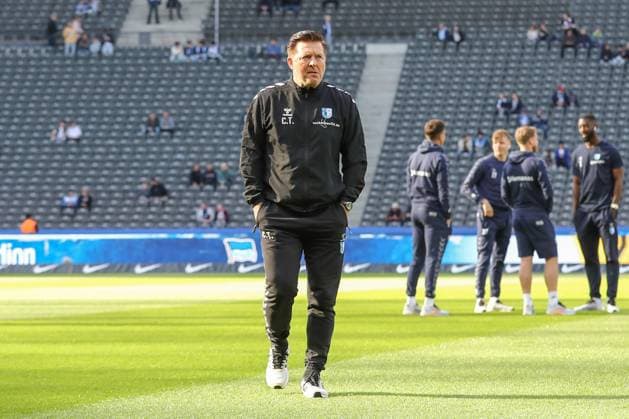 25 04 2025, xtgx, Soccer 2 Bundesliga, Hertha BSC Berlin 1 FC Magdeburg emspor, v l Christian Titz Magdeburg, Coach DFL DFB REGULATIONS PROHIBIT ANY USE OF PHOTOGRAPHS as IMAGE SEQUENCES and or QUASI VIDEO Berlin