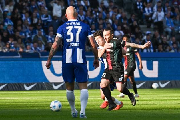 Soccer 2 Bundesliga, Hertha BSC Berlin 1 FC Magdeburg 25 04 2025, xdanx, Soccer 2 Bundesliga, Hertha BSC Berlin 1 FC Magdeburg v l Ibrahim Maza Hertha BSC ,BarÄ±Åü Atik 1 FC Magdeburg duel, duel, fight, tackle DFL DFB REGULATIONS PROHIBIT ANY USE OF PHOTOGRAPHS as IMAGE SEQUENCES and or QUASI VIDEO Daniel Lakomski Mix1Press Berlin Olympiastadion Berlin Germany DEU Copyright: xDanielxLakomskix