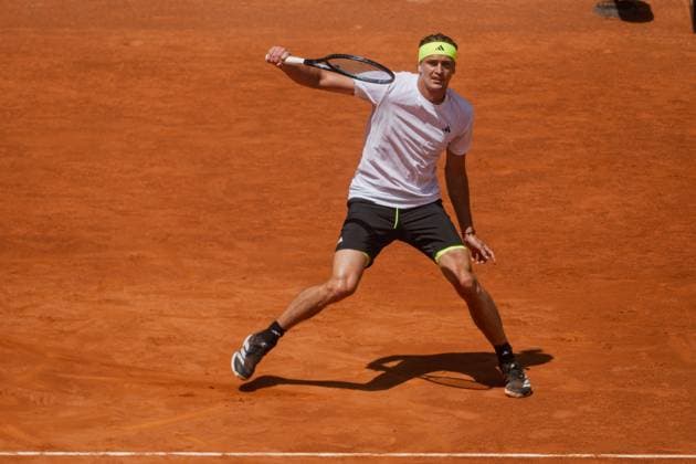 Mutua Madrid Open 2025, MADRID, SPAIN APRIL 25 Alexander Zverev from Germany during his Second Round Mens Singles Match against Roberto Bautista Agut from Spain on Day Four at the Mutua Madrid Open at La Caja Magica on April 25, 2025 in Madrid, Spain Photo by Andy Astfalck Copyright: xBEAUTIFULxSPORTS Astfalckx
