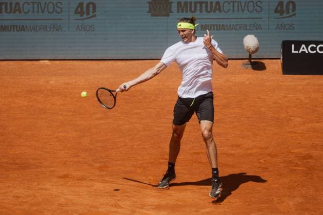 Mutua Madrid Open 2025, MADRID, SPAIN APRIL 25 Alexander Zverev from Germany during his Second Round Mens Singles Match against Roberto Bautista Agut from Spain on Day Four at the Mutua Madrid Open at La Caja Magica on April 25, 2025 in Madrid, Spain Photo by Andy Astfalck Copyright: xBEAUTIFULxSPORTS Astfalckx