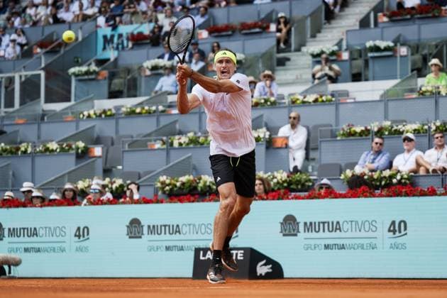 Mutua Madrid Open 2025, MADRID, SPAIN APRIL 25 Alexander Zverev from Germany during his Second Round Mens Singles Match against Roberto Bautista Agut from Spain on Day Four at the Mutua Madrid Open at La Caja Magica on April 25, 2025 in Madrid, Spain Photo by Andy Astfalck Copyright: xBEAUTIFULxSPORTS Astfalckx