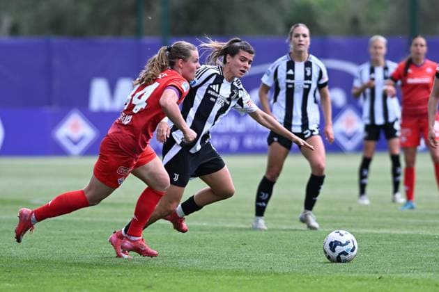 Faerge Emma (ACF Fiorentina) vs Cantore Sofia (Juventus FC) during ACF Fiorentina vs Juventus FC, Italian football Serie A Women match in Bagno a Ripoli (FI), Italy, April 25 2025  Copyright: xFilippoxTomasi IPAxSportx xipa-agency.netx xx IPA_56884767 IPA_Agency_IPA56884767