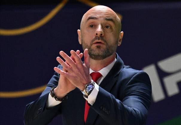 Russia Basketball United League UNICS - Avtodor 8910895 25.04.2025 Avtodor s head coach Milenko Bogicevic reacts during the VTB United League quarterfinal basketball match between UNICS Kazan and Avtodor Saratov at Basket-Hall in Kazan, Republic of Tatarstan, Russia. Maksim Bogodvid Sputnik Kazan Russia  Copyright: xMaksimxBogodvidx
