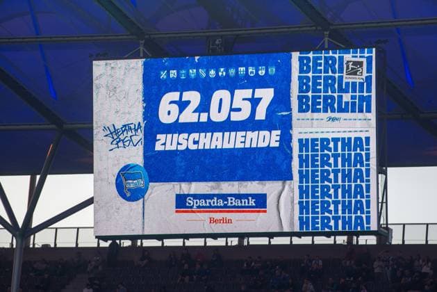 Soccer, Men, Season 2024 2025, 2 Bundesliga 31 Matchday , Hertha BSC 1 FC Magdeburg, Scoreboard with number of spectators 62057, 25 04 2025, Copyright: xSebastianxRäppold MatthiasxKochx