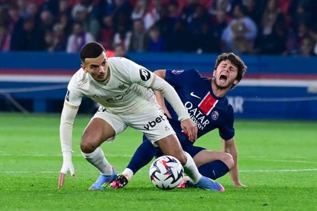FOOTBALL : PSG vs Nice - Ligue 1 - 25 04 2025 Badredine Bouanani ( 19 - Nice ) and Joao Pedro Goncalves Neves ( 87 - PSG ) during the Ligue 1 match between Paris Saint Germain and OGC Nice at Parc Des Princes on April 25 , 2025 in Paris, France. ( Photo by Dante Badano PsnewZ ) - ParisFrance  Copyright: xDantexBadanox