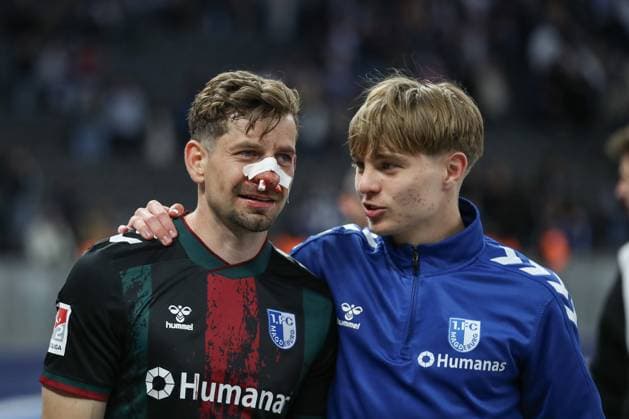 25 04 2025, xtgx, Soccer 2 Bundesliga, Hertha BSC Berlin 1 FC Magdeburg emspor, v l Alexander Nollenberger Magdeburg, 17 , Magnus Baars Magdeburg, 31 DFL DFB REGULATIONS PROHIBIT ANY USE OF PHOTOGRAPHS as IMAGE SEQUENCES and or QUASI VIDEO Berlin