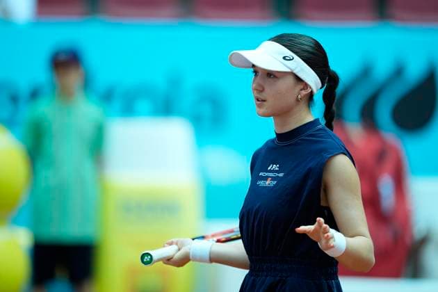 April 25, 2025, Madrid, Madrid, Spain: Eva Lys of Germany in action against Jessica Pegula of USA during the Mutua Madrid Open 2025, ATP, Tennis Herren Masters 1000 and WTA, Tennis Damen 1000 tennis tournament, celebrated at Caja Magica on April 25, 2025 in Madrid, Spain. Madrid Spain - ZUMAa181 20250425_zaa_a181_208 Copyright: xOscarxJ.xBarrosox