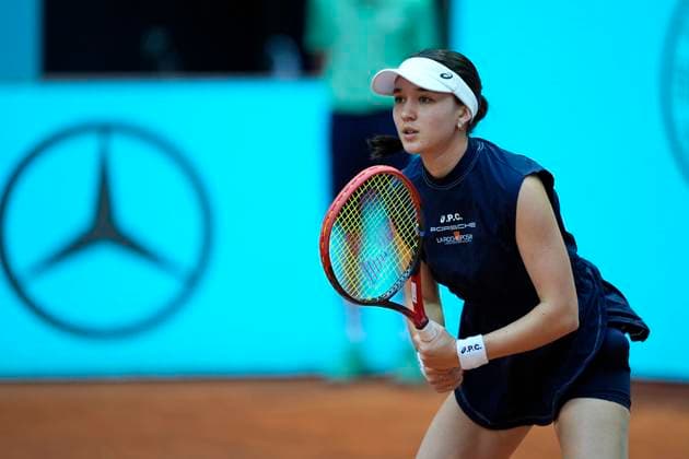 April 25, 2025, Madrid, Madrid, Spain: Eva Lys of Germany in action against Jessica Pegula of USA during the Mutua Madrid Open 2025, ATP, Tennis Herren Masters 1000 and WTA, Tennis Damen 1000 tennis tournament, celebrated at Caja Magica on April 25, 2025 in Madrid, Spain. Madrid Spain - ZUMAa181 20250425_zaa_a181_210 Copyright: xOscarxJ.xBarrosox