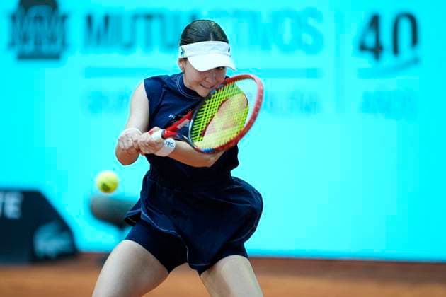 April 25, 2025, Madrid, Madrid, Spain: Eva Lys of Germany in action against Jessica Pegula of USA during the Mutua Madrid Open 2025, ATP, Tennis Herren Masters 1000 and WTA, Tennis Damen 1000 tennis tournament, celebrated at Caja Magica on April 25, 2025 in Madrid, Spain. Madrid Spain - ZUMAa181 20250425_zaa_a181_213 Copyright: xOscarxJ.xBarrosox