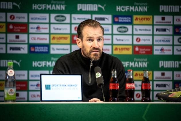 Soccer Men 2 Bundesliga 31 Matchday Season 2024 2025 SpvGG Greuther Fürth vs SSV Ulm 1846 Soccer 25 04 2025 Press conference after the match Coach Jan Siewert SpVgg Greuther Fürth DFL regulations prohibit any use of photographs as image sequences and or quasi video Fürth Sportpark Ronhof I Thomas Sommer Bayern Germany