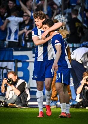Soccer 2 Bundesliga, Hertha BSC Berlin 1 FC Magdeburg 25 04 2025, xdanx, Soccer 2 Bundesliga, Hertha BSC Berlin 1 FC Magdeburg v l Torschuetze Linus Gechter Hertha BSC , Ibrahim Maza Hertha BSC cheering after the goal for 1 1 DFL DFB REGULATIONS PROHIBIT ANY USE OF PHOTOGRAPHS as IMAGE SEQUENCES and or QUASI VIDEO Daniel Lakomski Mix1Press Berlin Olympiastadion Berlin Germany DEU Copyright: xDanielxLakomskix