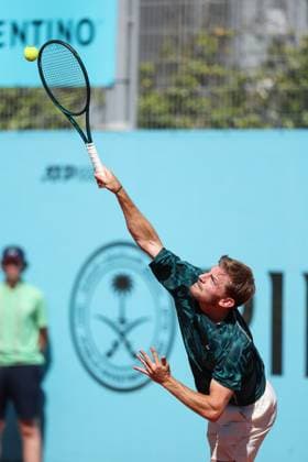 April 24, 2025, Madrid, Madrid, Spain: David Goffin of Belgium in action against Alexandre Muller of France during the Mutua Madrid Open 2025, ATP, Tennis Herren Masters 1000 and WTA, Tennis Damen 1000 tennis tournament, celebrated at Caja Magica on April 24, 2025 in Madrid, Spain. Madrid Spain - ZUMAa181 20250424_zaa_a181_552 Copyright: xIrinaxR.xHipolitox