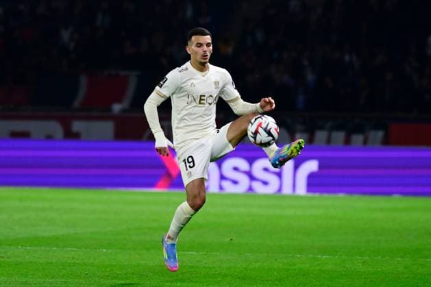 FOOTBALL : PSG vs Nice - Ligue 1 - 25 04 2025 Badredine Bouanani ( 19 - Nice ) during the Ligue 1 match between Paris Saint Germain and OGC Nice at Parc Des Princes on April 25 , 2025 in Paris, France. ( Photo by Dante Badano PsnewZ ) - ParisFrance  Copyright: xDantexBadanox