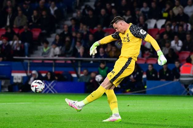 FOOTBALL : PSG vs Nice - Ligue 1 - 25 04 2025 Marcin BULKA ( 1 - Nice ) during the Ligue 1 match between Paris Saint Germain and OGC Nice at Parc Des Princes on April 25 , 2025 in Paris, France. ( Photo by Dante Badano PsnewZ ) - ParisFrance  Copyright: xDantexBadanox