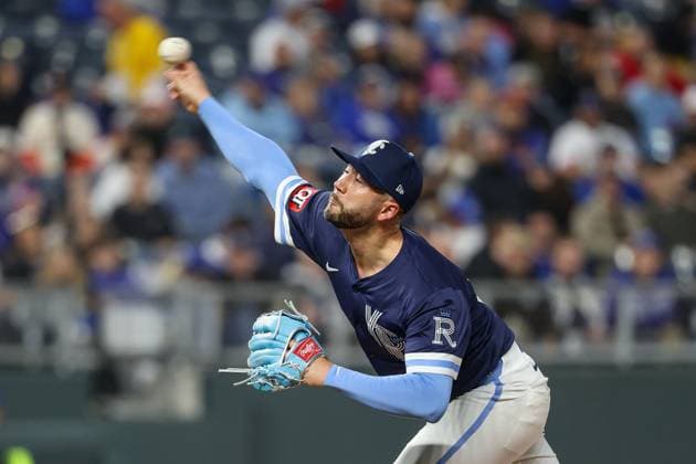 MLB, Baseball Herren, USA 2025: Astros Vs Royals APR 25 April 25, 2025: Kansas City Royals relief pitcher Lucas Erceg (60) pitches against the Houston Astros during the ninth inning at Kauffman Stadium in Kansas City, MO. David Smith CSM (Credit Image: Â David Smith Cal Media) Kansas City Mo United States of America EDITORIAL USE ONLY Copyright: xx ZUMA-20250425_zma_c04_047.jpg DavidxSmithx csmphotothree378209