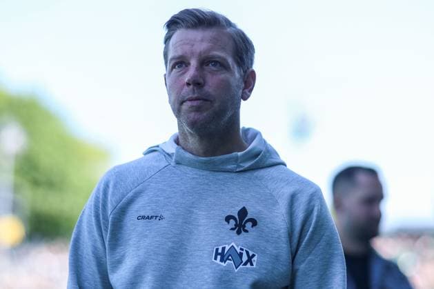 Soccer 2 Bundesliga 31 Matchday SC Preußen Münster SV Darmstadt 98 on 26 04 2025 at LVM Preußenstadion in Münster Florian Kohfeldt Coach Head Coach Darmstadt DFL regulations prohibit any use of photographs as image sequences and or quasi video xJRx