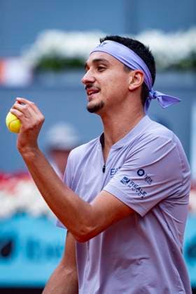Mutua Madrid Open 2025 Lorenzo Sonego of Italy gestures after being defeated by Alex de Minaur of Australia during the second round match of the Mutua Madrid Open 2025 tournament celebrated at La Caja Magica on April 26, 2025 in Madrid, Spain. Madrid La Caja Magica Madrid Spain Copyright: xAlbertoxGardinx AGardin_20250426_Mutua_Madrid_Open_0299