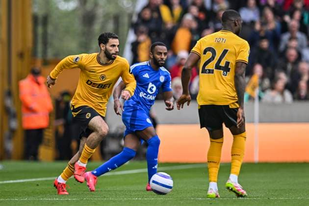 26th April 2025; Molineux Stadium, Wolverhampton, West Midlands, England; Premier League Football, Wolverhampton Wanderers versus Leicester City; Rayan Ait-Nouri of Wolves runs with the ball  ActionPlus12779153 GodfreyxPitt