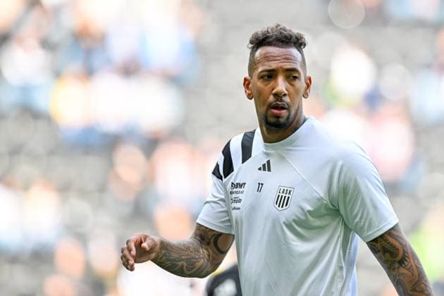 26.04.2025, Raiffeisen Arena Linz, AUT, Admiral Bundesliga, LASK Linz vs SK Austria Klagenfurt, im Bild Jerome Agyenim Boateng (LASK) waehrend des Aufwaermens Linz Oberoesterreich Austria *** 26 04 2025, Raiffeisen Arena Linz, AUT, Admiral Bundesliga, LASK Linz vs SK Austria Klagenfurt, in the picture Jerome Agyenim Boateng LASK during the warm-up Linz Oberoesterreich Austria