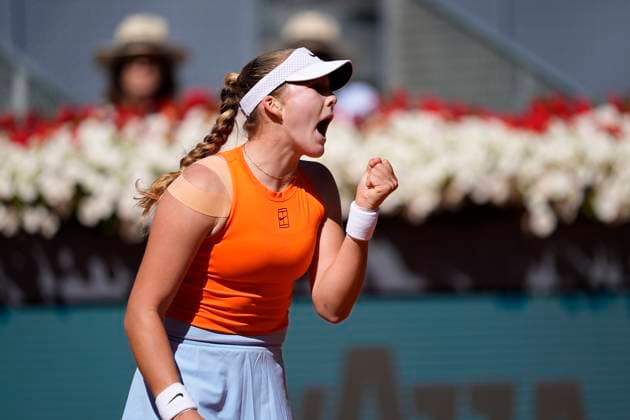 April 26, 2025, Madrid, Madrid, Spain: Mirra Andreeva of Russia in action against Magdalena Frech of Poland during the Mutua Madrid Open 2025, ATP, Tennis Herren Masters 1000 and WTA, Tennis Damen 1000 tennis tournament, celebrated at Caja Magica on April 26, 2025 in Madrid, Spain. Madrid Spain - ZUMAa181 20250426_zaa_a181_033 Copyright: xOscarxJ.xBarrosox