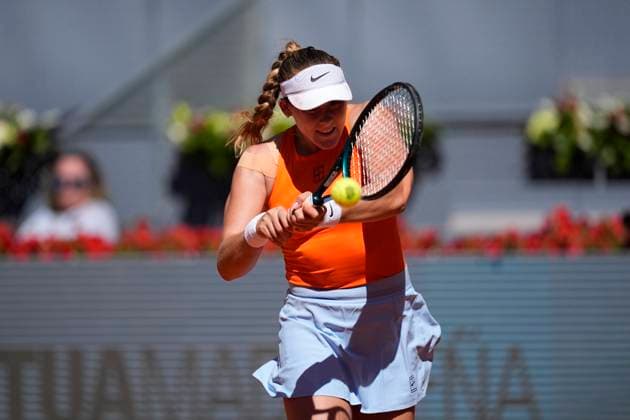 April 26, 2025, Madrid, Madrid, Spain: Mirra Andreeva of Russia in action against Magdalena Frech of Poland during the Mutua Madrid Open 2025, ATP, Tennis Herren Masters 1000 and WTA, Tennis Damen 1000 tennis tournament, celebrated at Caja Magica on April 26, 2025 in Madrid, Spain. Madrid Spain - ZUMAa181 20250426_zaa_a181_046 Copyright: xOscarxJ.xBarrosox