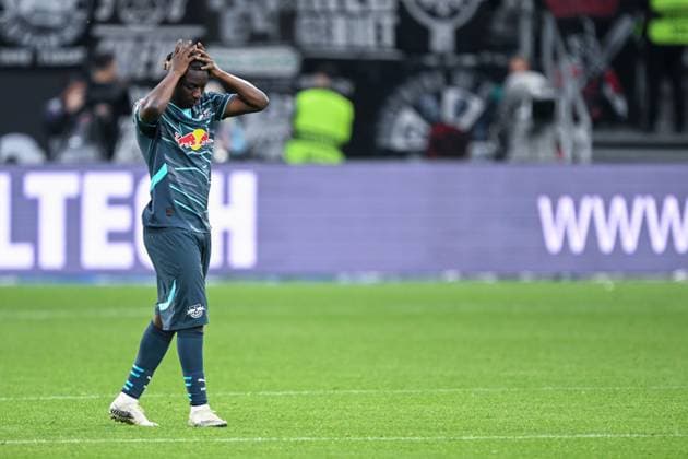 Soccer 1 Bundesliga Eintracht Frankfurt RB Leipzig on 26 04 2024 at Deutsche Bank Park in Frankfurt Amadou Haidara RB Leipzig dissatisfied, disappointed, disappointed, dejected MT