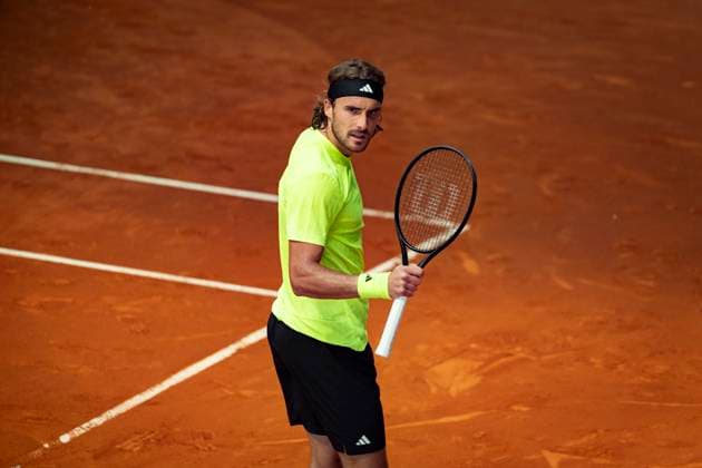Mutua Madrid Open 2025 Stefanos Tsitsipas of Greece celebrates a set won against Jan-Lennard Struff of Germany during the second round match of the Mutua Madrid Open 2025 tournament celebrated at La Caja Magica on April 26, 2025 in Madrid, Spain. Madrid La Caja Magica Madrid Spain Copyright: xAlbertoxGardinx AGardin_20250426_Mutua_Madrid_Open_0714