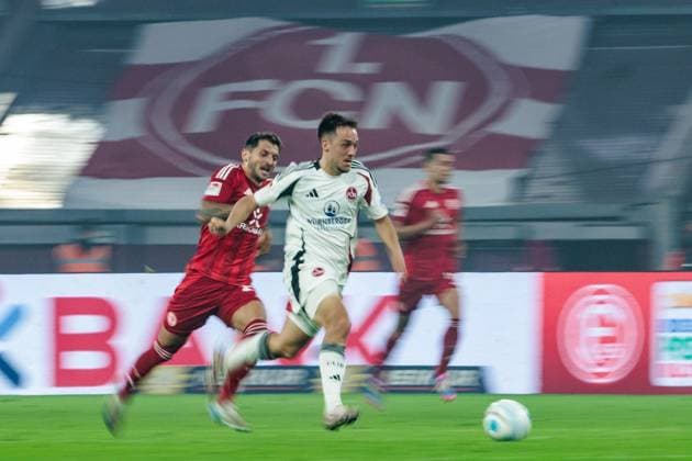 2 Soccer Bundesliga Fortuna Düsseldorf 1895 1 FC Nürnberg 26 04 2025 duel Matthias Zimmermann Fortuna Düsseldorf, 25 , Julian Justvan 1 FC Nürnberg, 10 2 Soccer Bundesliga, Fortuna Düsseldorf 1895 1 FC Nürnberg, Düsseldorf, Merkur Spiel Arena on 26 04 2025 DFL REGULATIONS PROHIBIT ANY USE OF PHOTOGRAPHS AS IMAGE SEQUENCES AND OR QUASI VIDEO Copyright: xBEAUTIFULxSPORTS Wunderlx