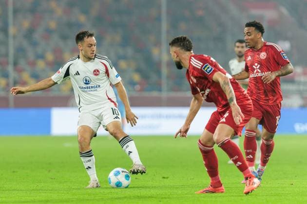 2 Soccer Bundesliga Fortuna Düsseldorf 1895 1 FC Nürnberg 26 04 2025 duel Julian Justvan 1 FC Nürnberg, 10 , Myron van Brederode Fortuna Düsseldorf, 10 2 Soccer Bundesliga, Fortuna Düsseldorf 1895 1 FC Nürnberg, Düsseldorf, Merkur Spiel Arena on 26 04 2025 DFL REGULATIONS PROHIBIT ANY USE OF PHOTOGRAPHS AS IMAGE SEQUENCES AND OR QUASI VIDEO Copyright: xBEAUTIFULxSPORTS Wunderlx