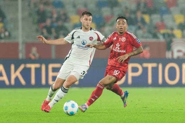 2 Soccer Bundesliga Fortuna Düsseldorf 1895 1 FC Nürnberg 26 04 2025 duel Robin Knoche 1 FC Nürnberg, 31 , Myron van Brederode Fortuna Düsseldorf, 10 2 Soccer Bundesliga, Fortuna Düsseldorf 1895 1 FC Nürnberg, Düsseldorf, Merkur Spiel Arena on 26 04 2025 DFL REGULATIONS PROHIBIT ANY USE OF PHOTOGRAPHS AS IMAGE SEQUENCES AND OR QUASI VIDEO Copyright: xBEAUTIFULxSPORTS Wunderlx