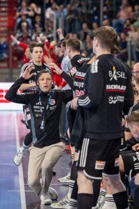 Johannes Sellin HC Erlangen, Head Coach despairs and raises his hands HC Erlangen vs MT Melsungen, Handball, 1 Handball Bundesliga, Season 2024 2025, Matchday 27, 26 04 2025 HC Erlangen vs MT Melsungen, Handball, 1 Handball Bundesliga, Season 2024 2025, Matchday 27, 26 04 2025 Nuremberg Copyright: xEibner-Pressefoto ArdanxFuessmanx EP_AFN