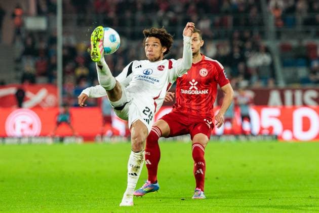 2 Soccer Bundesliga Fortuna Düsseldorf 1895 1 FC Nürnberg 26 04 2025 duel Janis Antiste 1 FC Nürnberg, 28 , Tim Oberdorf Fortuna Düsseldorf, 15 2 Soccer Bundesliga, Fortuna Düsseldorf 1895 1 FC Nürnberg, Düsseldorf, Merkur Spiel Arena on 26 04 2025 DFL REGULATIONS PROHIBIT ANY USE OF PHOTOGRAPHS AS IMAGE SEQUENCES AND OR QUASI VIDEO Copyright: xBEAUTIFULxSPORTS Wunderlx